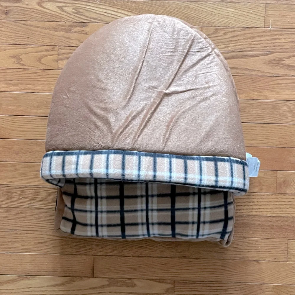 Cat Bed or Small Dog Bed
